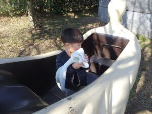 秋の栗スイーツを楽しむ社員